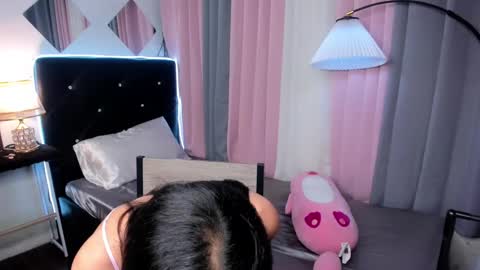 Snapshot of annalolaxoxo chatting on 01.22.25 AshyElliston online show from 01.22.25