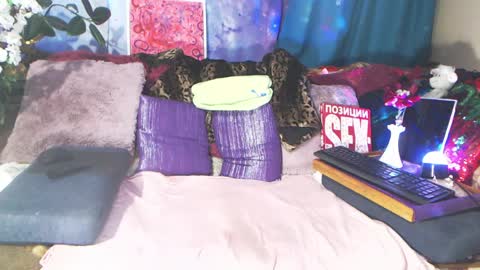 AnnaMila online show from 04.04.26