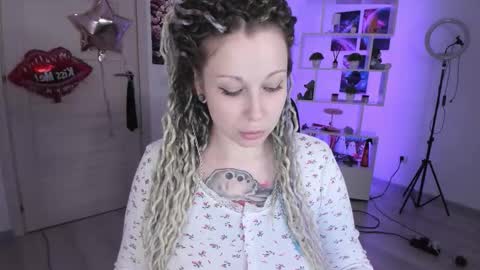 Anna online show from 10.31.25