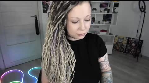 Snapshot of annanebula chatting on 04.28.26 Anna online show from 04.28.26