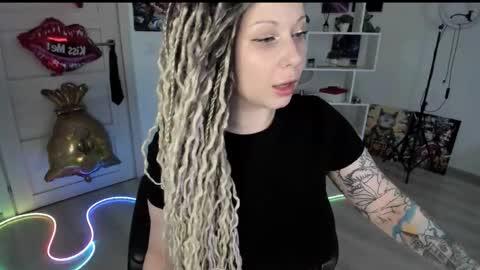 Snapshot of annanebula chatting on 05.17.26 Anna online show from 05.17.26