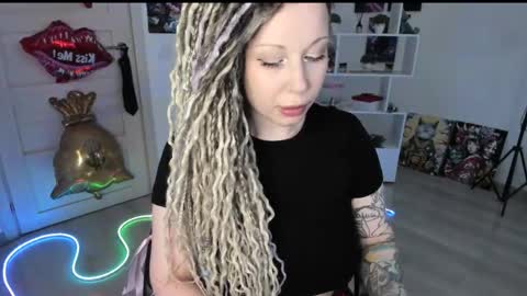 Snapshot of annanebula chatting on 05.20.26 Anna online show from 05.20.26