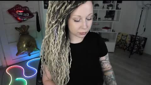 Snapshot of annanebula chatting on 05.26.26 Anna online show from 05.26.26