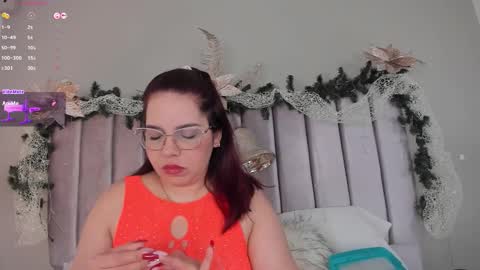 AnnaNoval 10 online show from 11.22.25