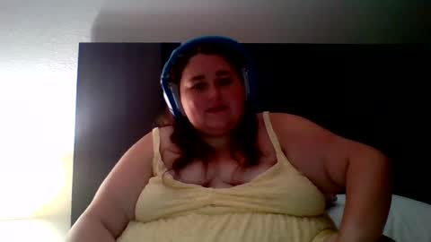 Snapshot of annaoftherealms chatting on 06.17.26 annaoftherealms online show from 06.17.26