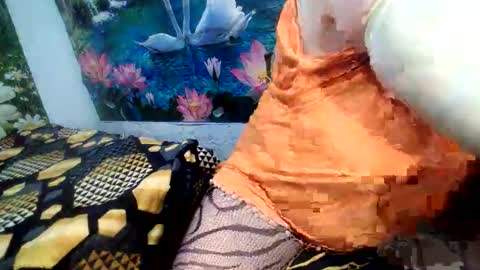 Snapshot of annaxgoldx chatting on 05.13.26 AnnaxGoldX online show from 05.13.26