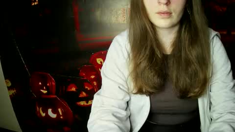 Snapshot of annbelll chatting on 10.02.25 Bella online show from 10.02.25