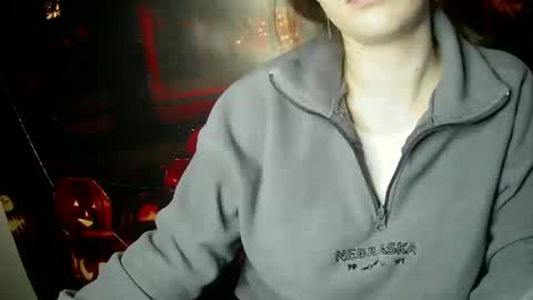 Snapshot of annbelll chatting on 10.17.25 Bella online show from 10.17.25