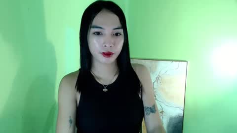 Snapshot of anne_kourtney chatting on 03.08.25 vanessa online show from 03.08.25