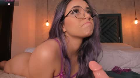 Snapshot of anne_mallow chatting on 01.25.25 Ann online show from 01.25.25