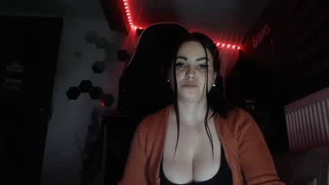 annebellee69 online show from 12.17.24