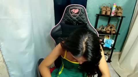 annebisyosa_angela online show from 03.04.26