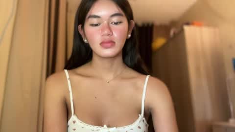 Snapshot of annedee_ chatting on 12.20.24 Kim online show from 12.20.24