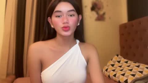 Snapshot of annedee_ chatting on 12.29.24 Kim online show from 12.29.24