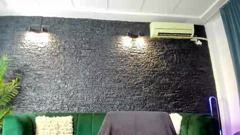 annesins online show from 10.28.25