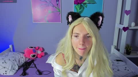 Snapshot of annetenet chatting on 12.12.24 Annet online show from 12.12.24