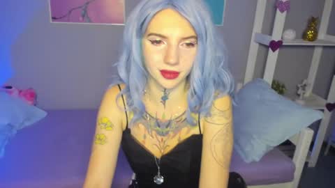 Snapshot of annetenet chatting on 01.10.25 Annet online show from 01.10.25