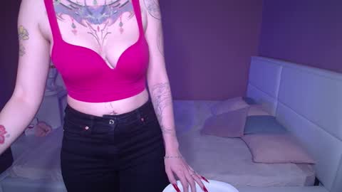 Snapshot of annetenet chatting on 01.31.25 Annet online show from 01.31.25