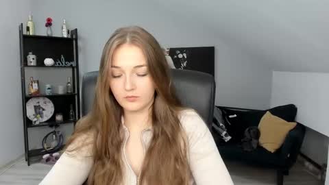 annewilsonn online show from 11.21.25