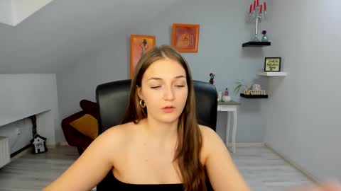 annewilsonn online show from 11.23.25