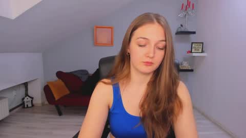 Snapshot of annewilsonn chatting on 04.24.26 annewilsonn online show from 04.24.26