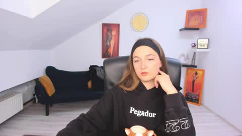 Snapshot of annewilsonn chatting on 06.03.26 annewilsonn online show from 06.03.26
