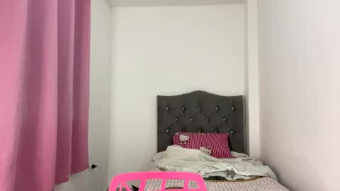 Snapshot of anngela01 chatting on 10.28.25 anngela online show from 10.28.25