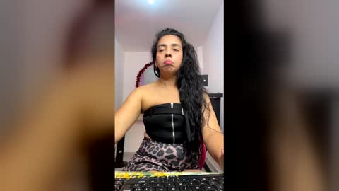 Snapshot of anngela01 chatting on 01.07.26 anngela online show from 01.07.26