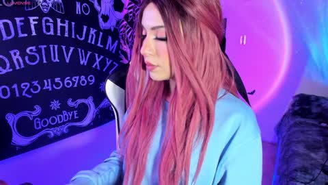 Nikoll online show from 12.10.24