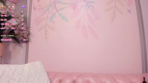 Snapshot of anni_petite_ chatting on 05.27.26 online show from 05.27.26