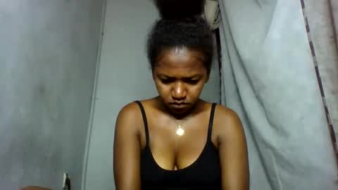 annick98 online show from 02.20.26