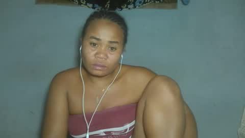Snapshot of annick98 chatting on 04.18.26 annick98 online show from 04.18.26
