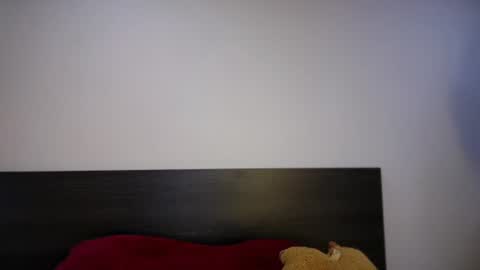 Anniecattie online show from 06.19.26