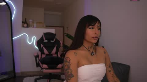 Annie online show from 04.10.26