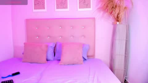 annie_dolce_ online show from 10.07.25