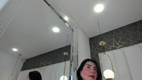 im annie   online show from 02.04.26