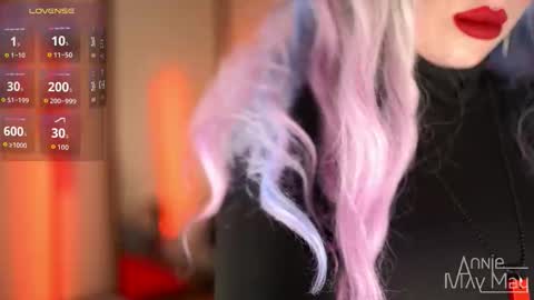 Snapshot of annie_may_may chatting on 10.17.25 Annie May   online show from 10.17.25