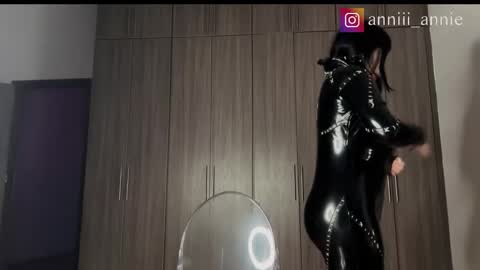 JEANNE no olvides seguirme dont forget follow me  uu online show from 01.08.26