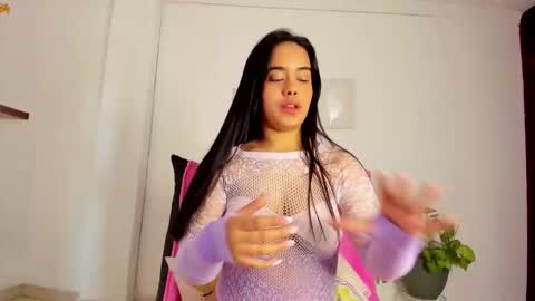 Annie online show from 10.03.25