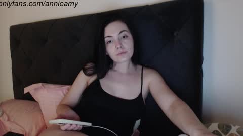 Annie online show from 02.24.25