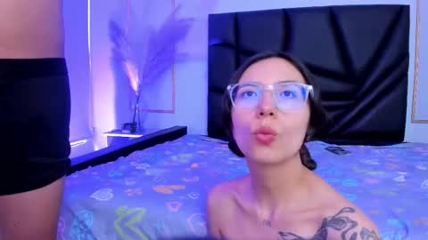 Annie And Leandro online show from 12.19.25