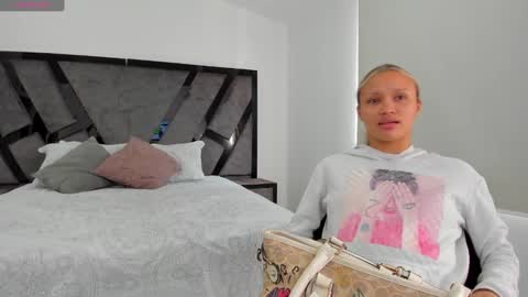 Annie and Stefan online show from 01.22.25