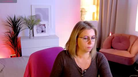 Annie online show from 09.30.25