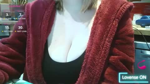 Annie Louise online show from 11.14.25