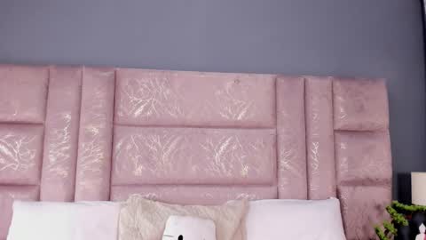 Annie online show from 11.03.25