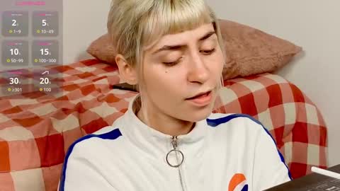 annietinky online show from 09.22.25