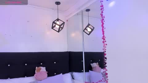 Annie Evans  online show from 03.12.26