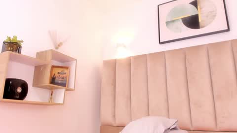 Annie Queen online show from 02.08.25