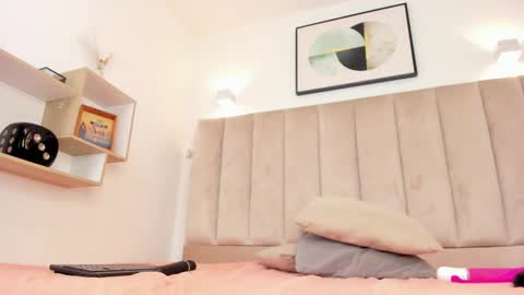 Annie Queen online show from 09.20.25