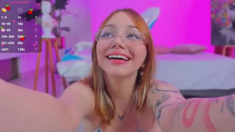 Snapshot of anniita_ chatting on 11.14.25 VIVIANNA online show from 11.14.25